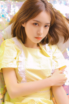 美丽的姑娘播放视频